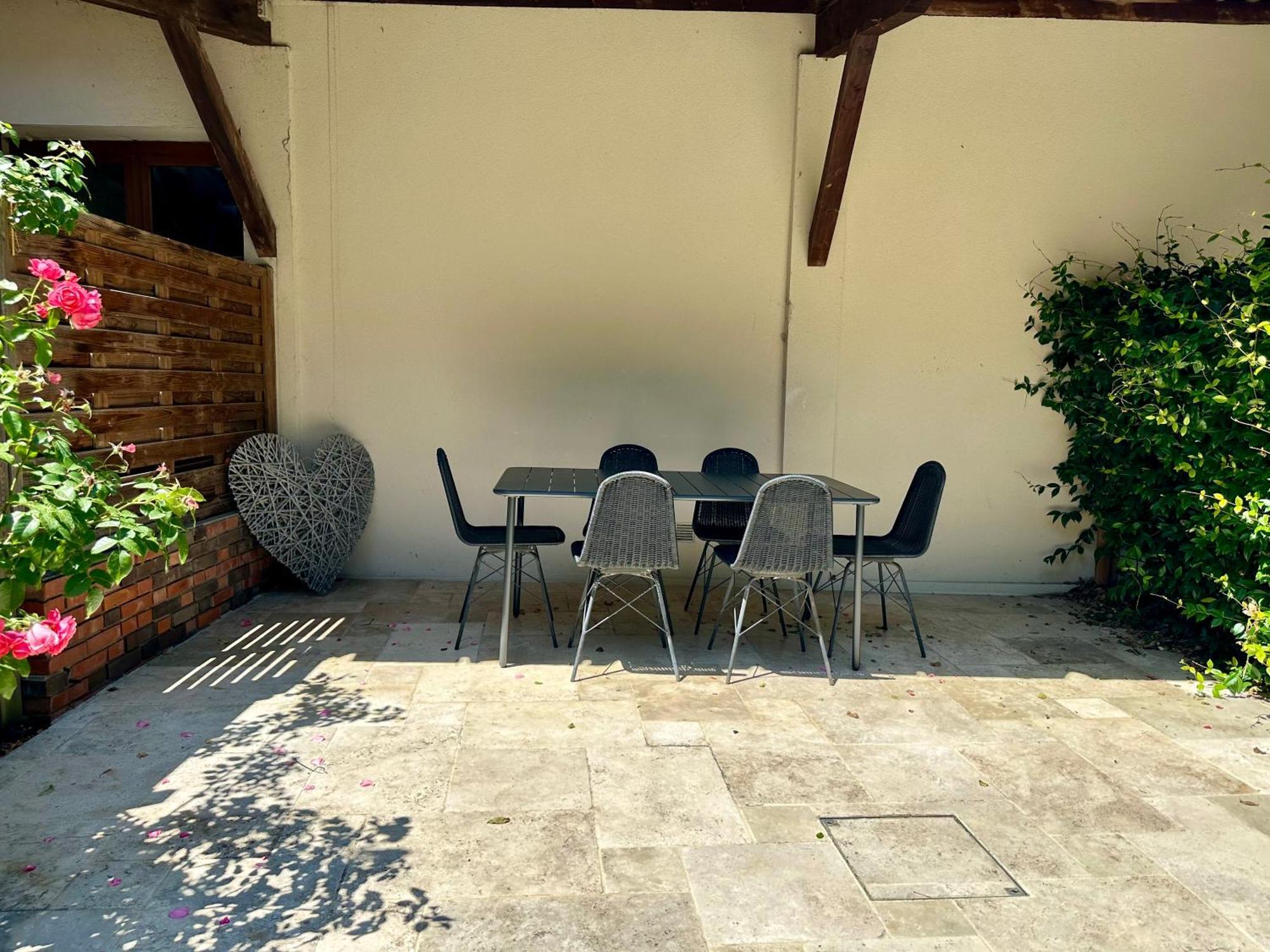 Le Clos Fleuri Châtillon-sur-Chalaronne Exterior foto